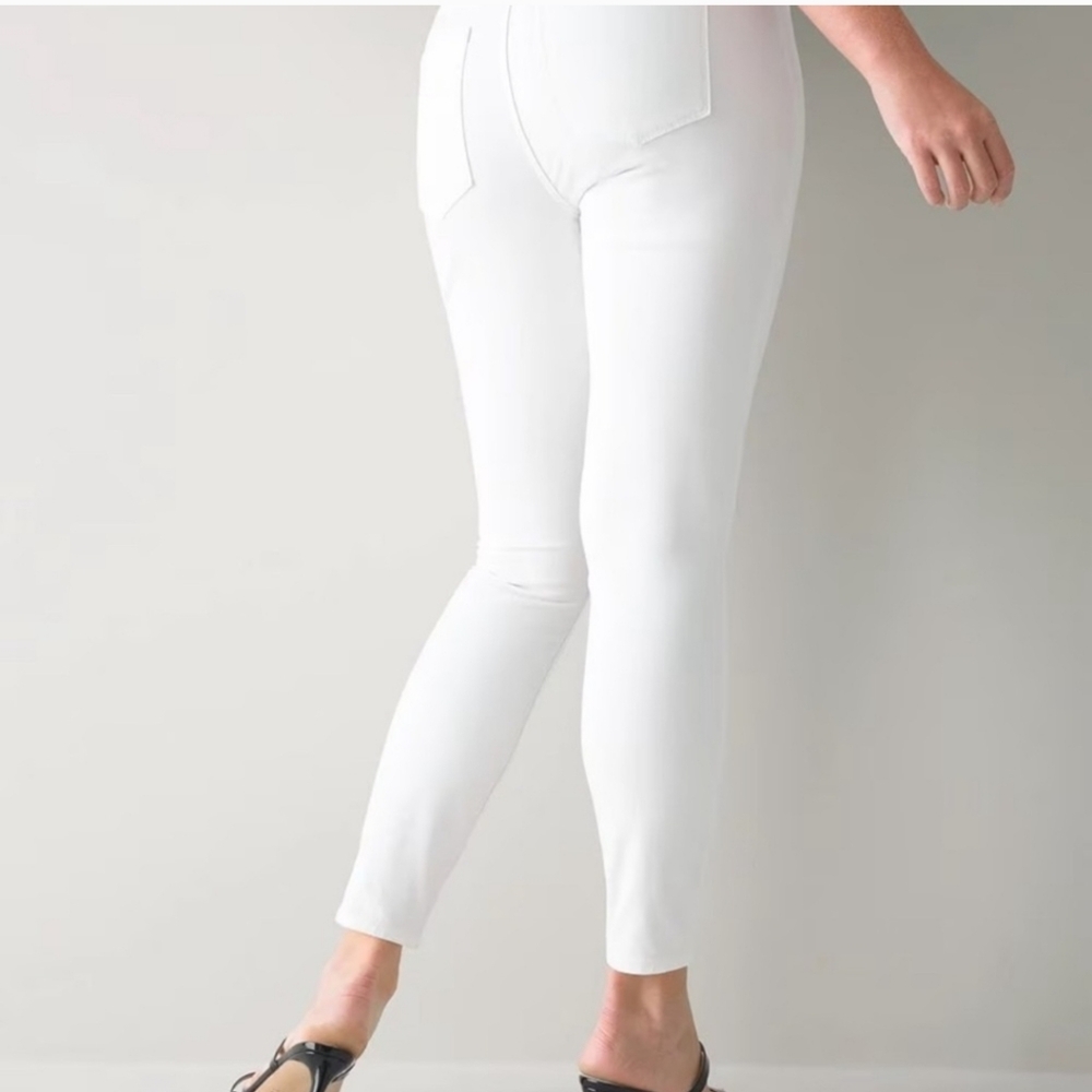NWOT White House Black Market The Skinny Jeans White Denim Size 8